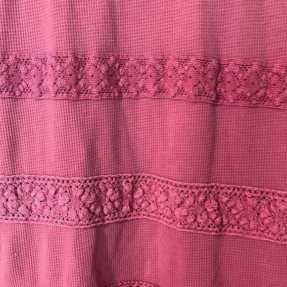 Lucky Brand Bohochic Fuschia Waffle Knit w/Crocheted Inlay Long Sleeve Top SZ S - Picture 5 of 5